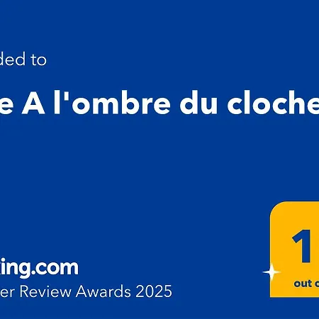 A L'ombre Du Clocher