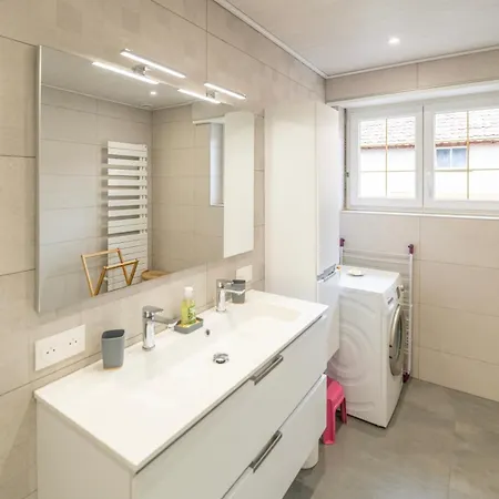 A L'ombre Du Clocher 別荘 *