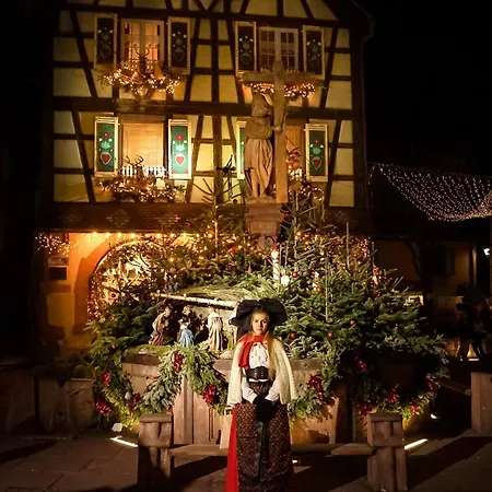 A L'ombre Du Clocher